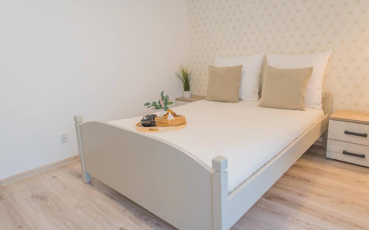 Easy Rent Apartments - Cozy ลูบลิน ภายนอก รูปภาพ